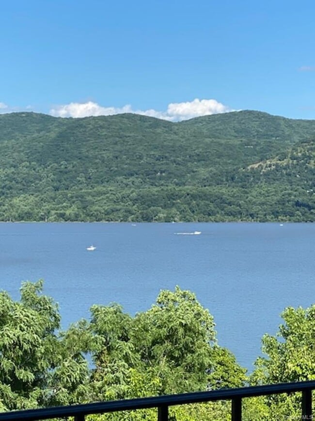 729 Hewitt Ln in New Windsor, NY - Building Photo - Building Photo