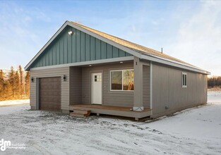 6760 W Queen Anne Ave in Wasilla, AK - Building Photo - Building Photo