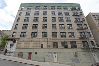 1621 Lexington Ave in New York, NY - Building Photo - Building Photo