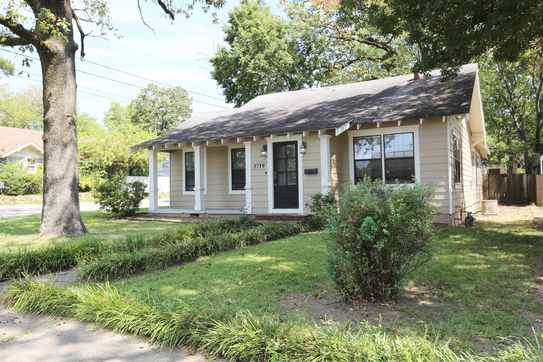 1719 N Polk St in Little Rock, AR - Building Photo