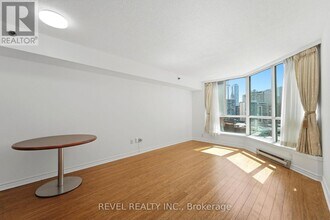 38 Elm St in Toronto, ON - Building Photo - Building Photo