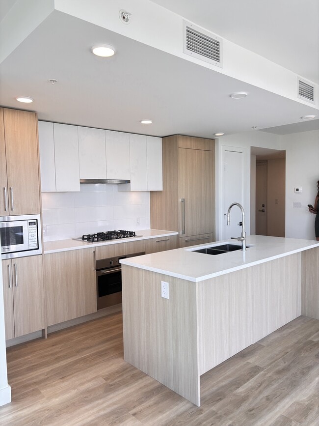 9675 King George Blvd in Surrey, BC - Building Photo - Building Photo