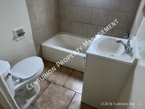 2128 W Florence Ave in Los Angeles, CA - Building Photo - Building Photo