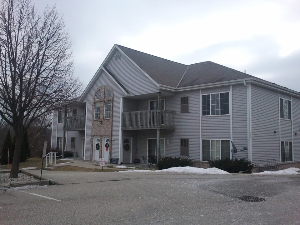 Harbor Pointe in Port Washington, WI - Foto de edificio