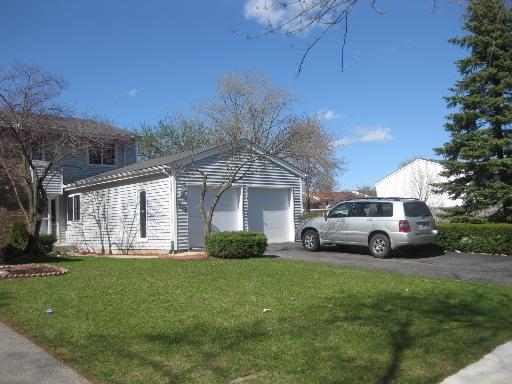 196 Roberts Rd in Bolingbrook, IL - Building Photo