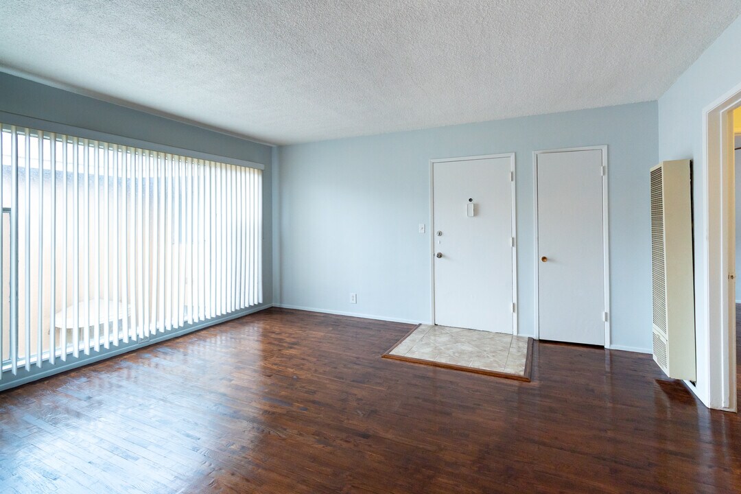 3888 Potomac Ave in Los Angeles, CA - Building Photo