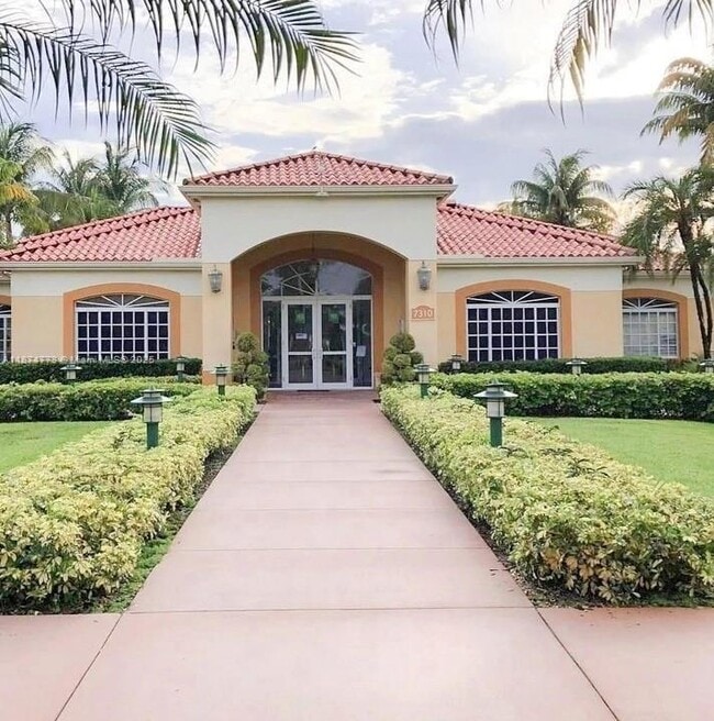 7300 NW 114th Ave in Doral, FL - Building Photo - Building Photo