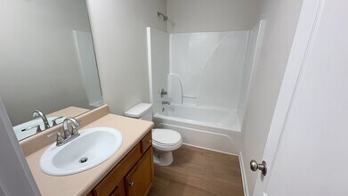 136 Bridgewater Cir in Athens, GA - Building Photo - Building Photo