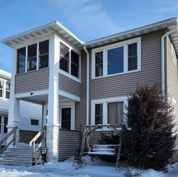 5615 32nd Ave, Unit 5615 32nd Ave - Lower