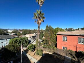 1725 Kent St in Los Angeles, CA - Building Photo - Building Photo