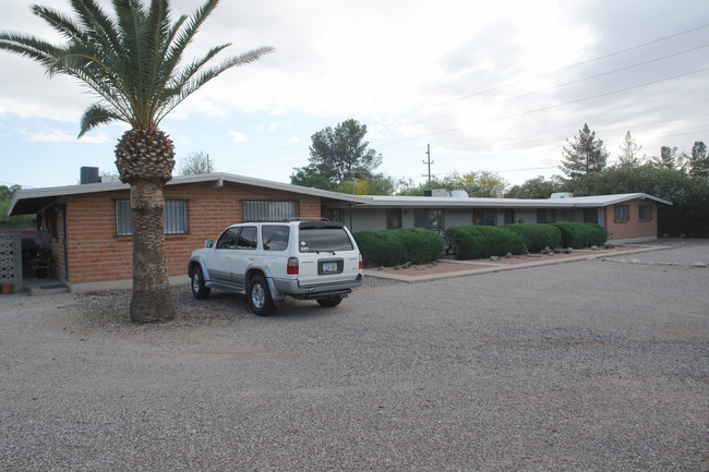 1302 E Allen Rd in Tucson, AZ - Building Photo - Building Photo