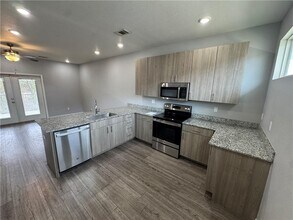 1512 S Razorback Rd in Fayetteville, AR - Building Photo - Building Photo