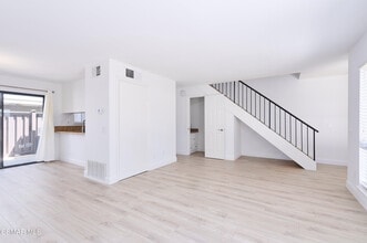 28955 Oakpath Dr in Agoura Hills, CA - Building Photo - Building Photo