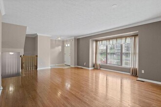 6330 Oyster Bay Ct in Bridgeville, PA - Building Photo - Building Photo