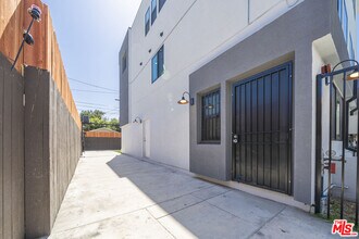 4110 1/2 Normandie Ave in Los Angeles, CA - Building Photo - Building Photo