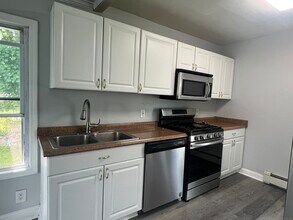 24 Summer St in New London, CT - Building Photo - Building Photo
