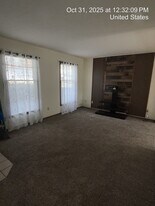 5611 Madrid Dr in Youngstown, OH - Building Photo