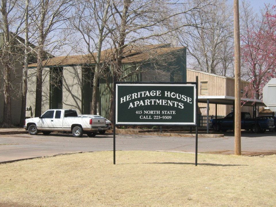 Heritage House Apartments in Elk City, OK - Building Photo