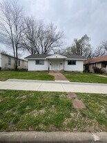 2305 N Prospect Ave in Springfield, MO - Building Photo