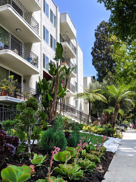 Casa Hermosa in Santa Monica, CA - Building Photo