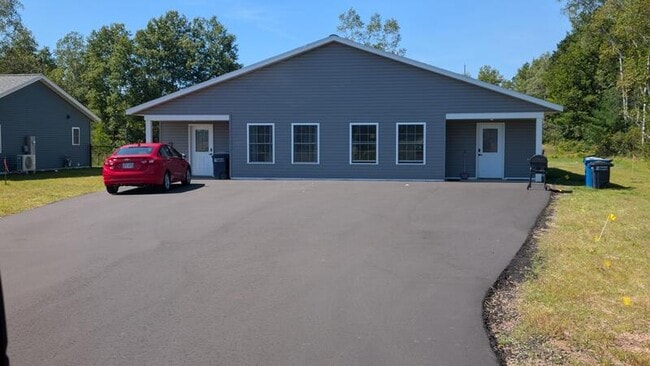 10008 Aspen Ln in Hayward, WI - Building Photo - Building Photo