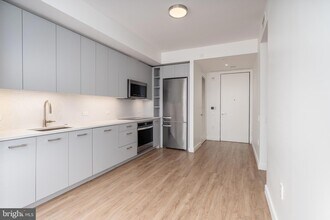 1630 Columbia Rd NW, Unit 507 in Washington, DC - Building Photo - Building Photo