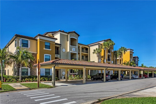 9735 Acqua Ct in Naples, FL - Foto de edificio - Building Photo