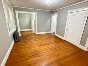 116 Riverway, Unit 2 in Boston, MA - Building Photo - Building Photo