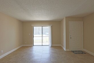 5325 Summerlin Rd in Ft. Myers, FL - Building Photo - Building Photo