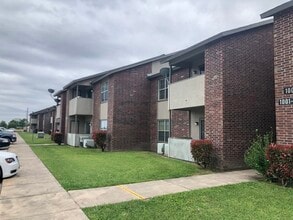 1611 S 3rd St in Ganado, TX - Building Photo - Building Photo