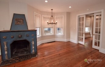 61 E Ashland St in Doylestown, PA - Foto de edificio - Building Photo