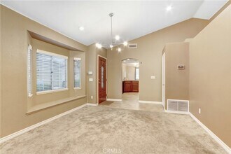 7622 Belpine Pl in Rancho Cucamonga, CA - Foto de edificio - Building Photo