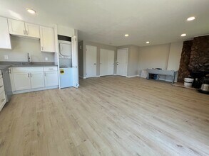 17612 80th Ct NE, Unit 3 in Kenmore, WA - Building Photo - Building Photo