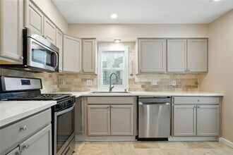 4445 Aspen Woods Ct in Doraville, GA - Building Photo - Building Photo