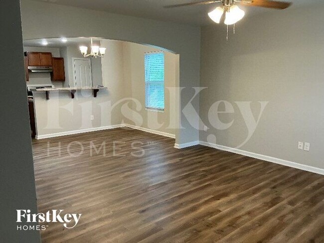 7421 Hidden Creek Dr in Charlotte, NC - Building Photo - Building Photo