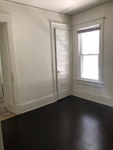 3127 N Bartlett Ave, Unit 2 in Milwaukee, WI - Foto de edificio - Building Photo