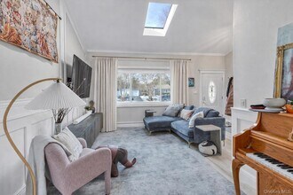 28 Pagnotta Dr in Port Jefferson Station, NY - Building Photo - Building Photo