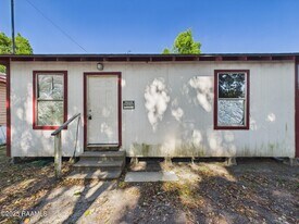 308-302 12th St in Lafayette, LA - Building Photo