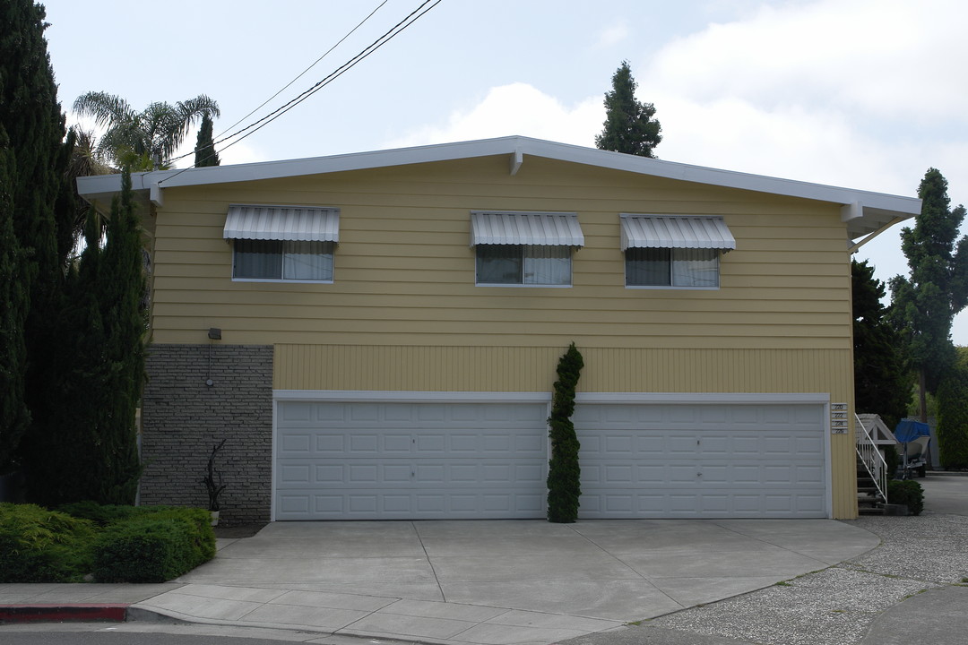 220-226 Rondale Ct in Hayward, CA - Foto de edificio