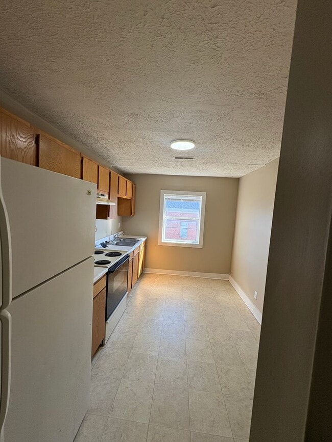 107 E Hickman St in Winchester, KY - Building Photo - Building Photo