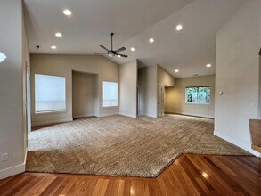 2360 NW 19th St in Redmond, OR - Building Photo - Building Photo