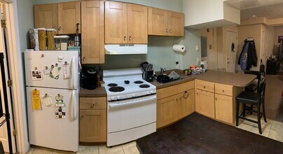 884 Huntington Ave, Unit G4 in Boston, MA - Foto de edificio - Building Photo