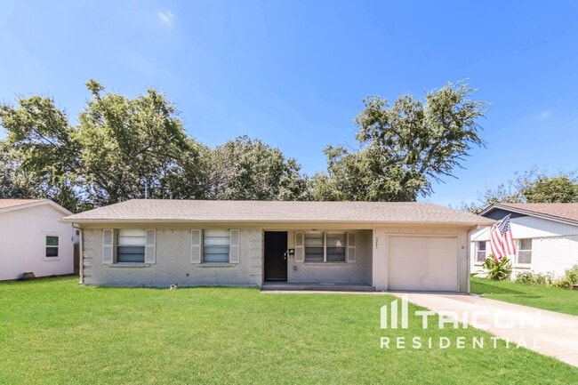 property at 3221 Edgebrook Dr