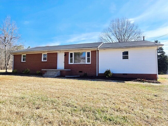 223 NC-100 in Gibsonville, NC - Building Photo - Building Photo