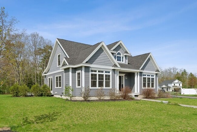 2 Lodge Dr in Saco, ME - Building Photo - Building Photo