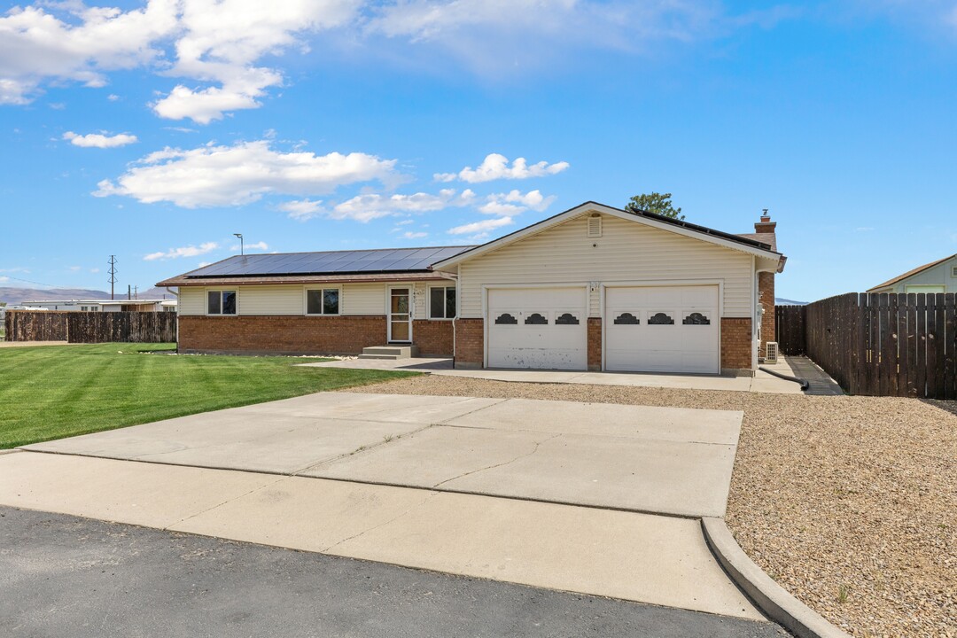 5458 NW Tennant Ave in Mountain Home, ID - Building Photo