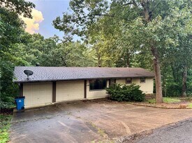 19 Gore Ln in Bella Vista, AR - Building Photo