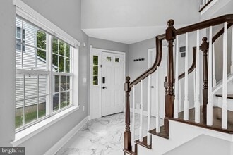 98 Canal View Dr in Lawrence Township, NJ - Building Photo - Building Photo