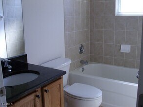 924 Hollister Ave in Lehigh Acres, FL - Building Photo - Building Photo