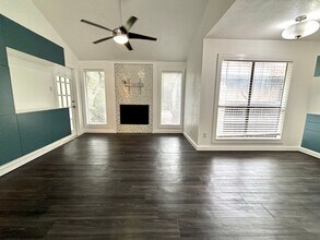 3843 Barrington St in San Antonio, TX - Building Photo - Building Photo